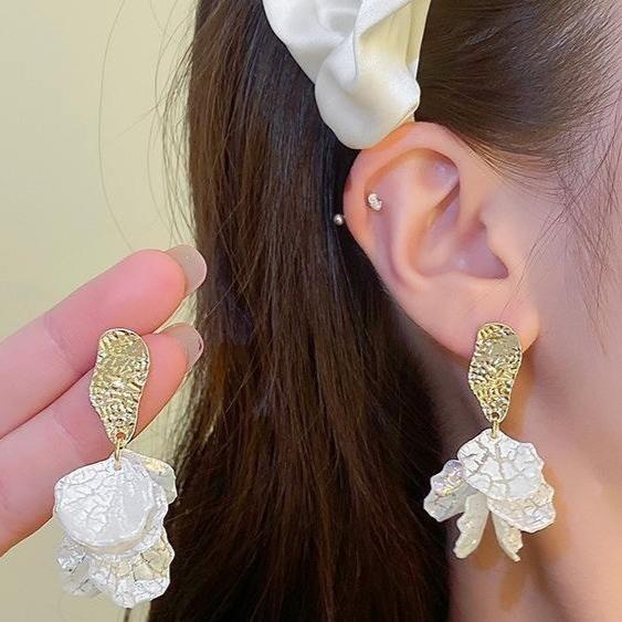 Isabella Leaf Drop Earrings