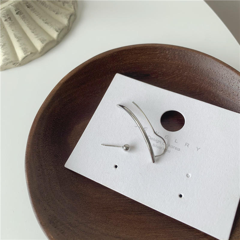 Ayla Minimalist Ear Crawler