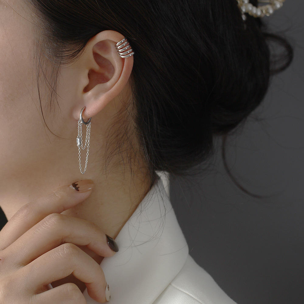 Zoya Silver Threaded Hoop Earrings