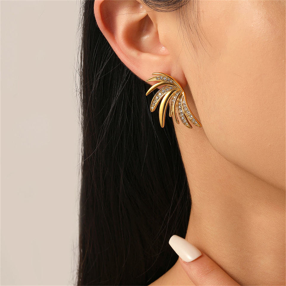 Zyra Spark Fan Earrings