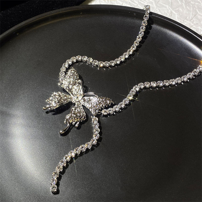 Luna Papillon Choker