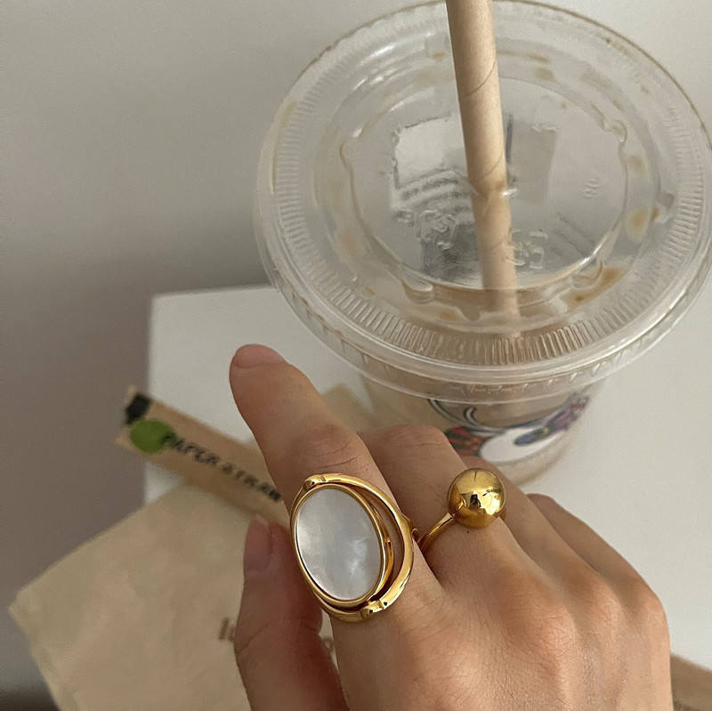 Mabel Mother Pearl Ring (Two in One)