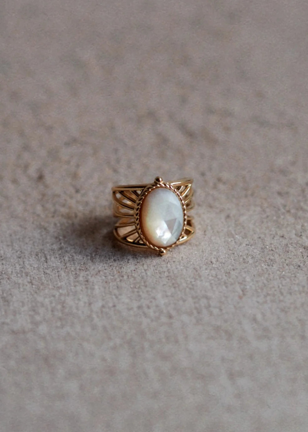 Hazel Noir Oval Ring