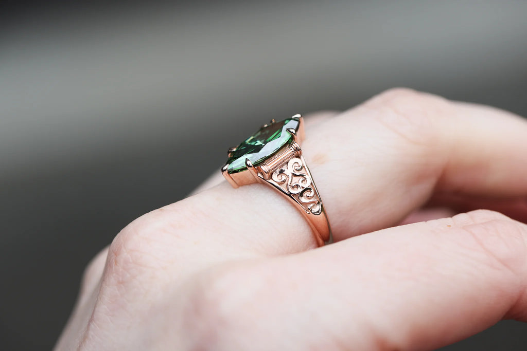 Evelyn Emerald Stone Ring (Size 7)