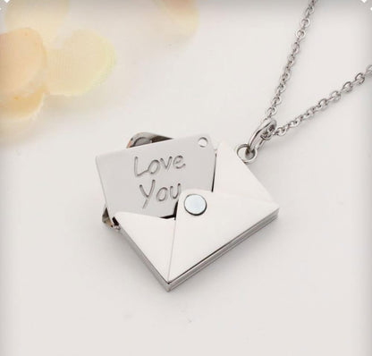 Amelia Love Note Pendant