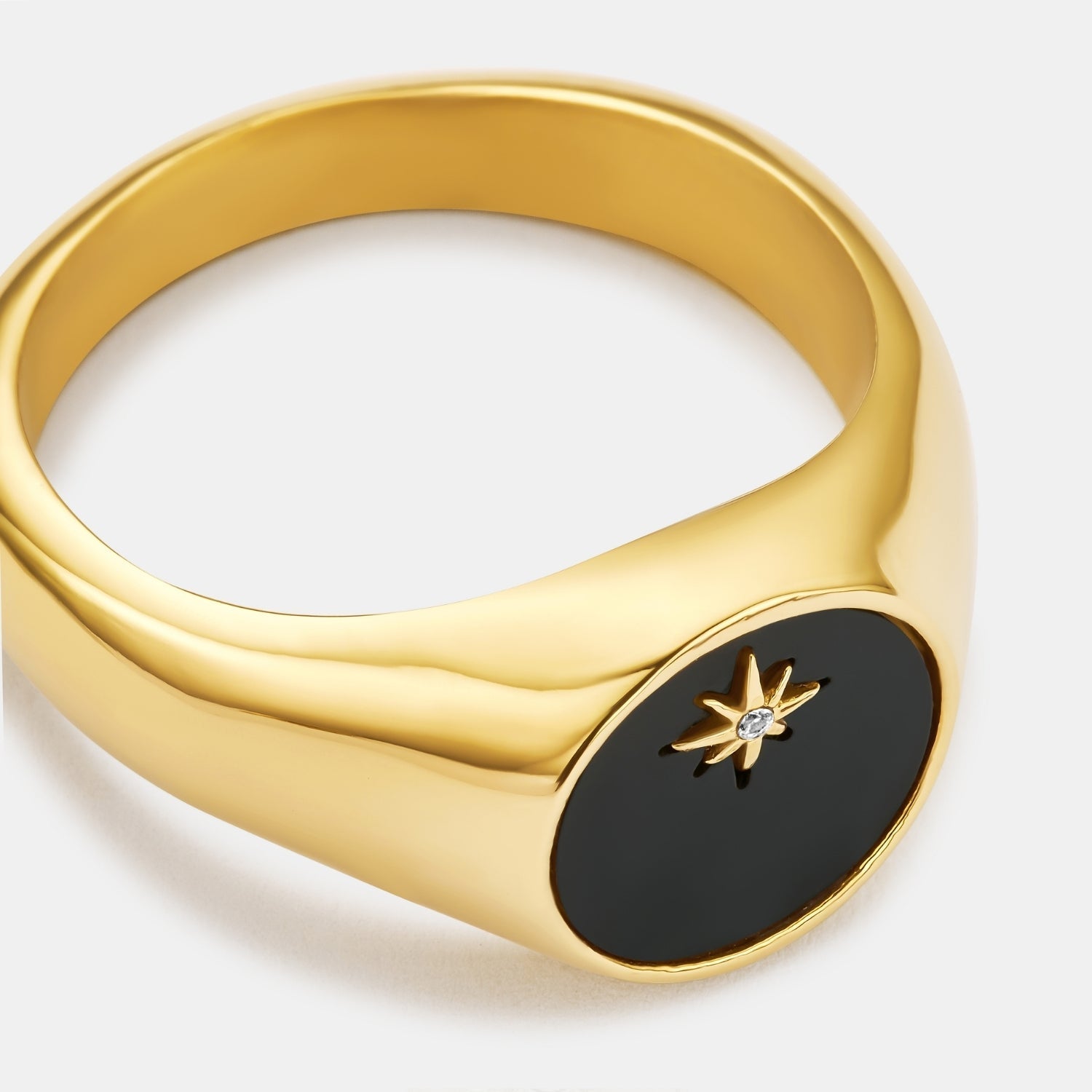 NORTH NOIR Men’s Signet Ring