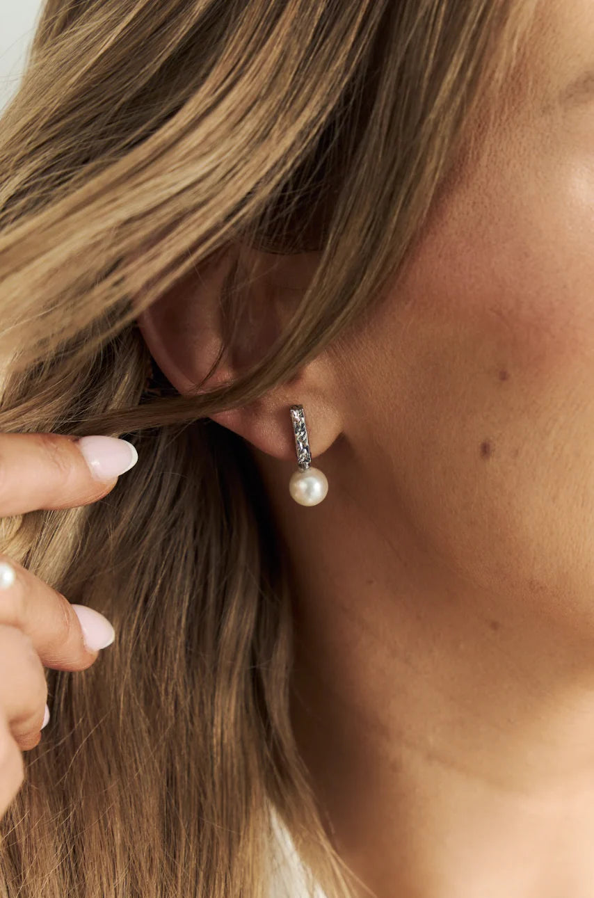 Audrey Pearl Bar Earrings