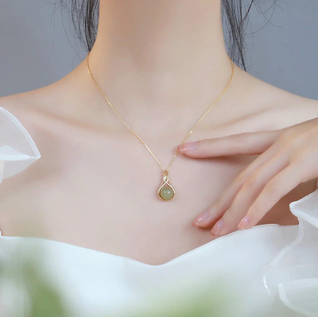Ella Teardrop Pendant Necklace