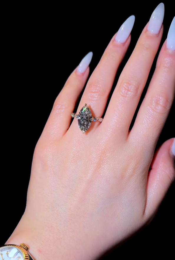 Elena Baguette Ring (Size 7)