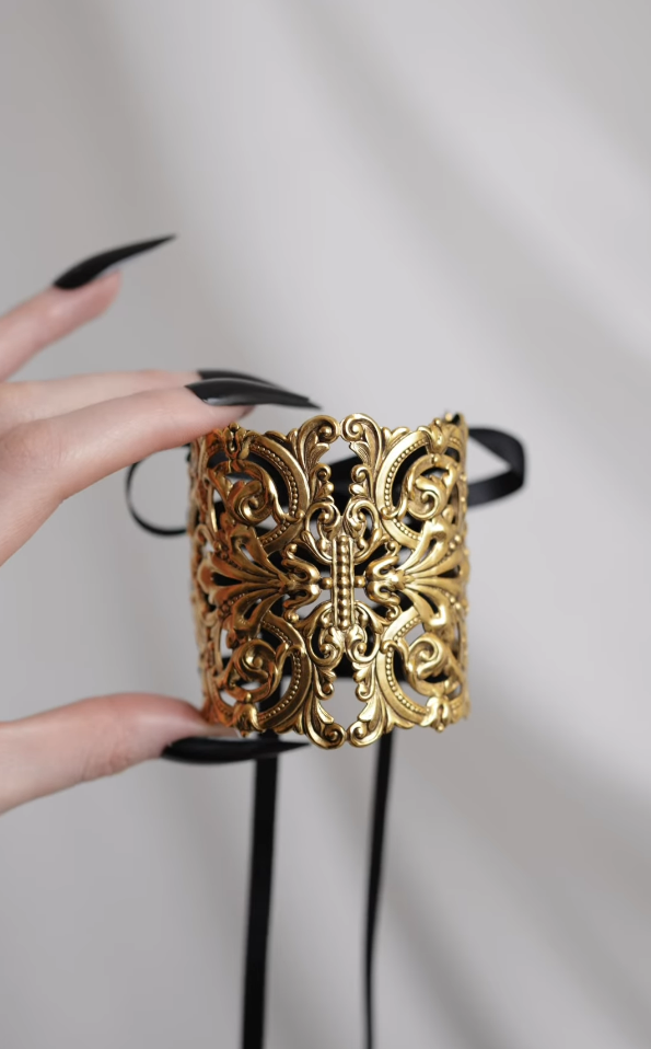 Regal Lace Adjustavble Cuff