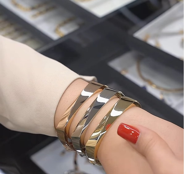 Polished Classic Cuff (Size 2.5)