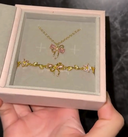 Rosé Reverie Bow Set