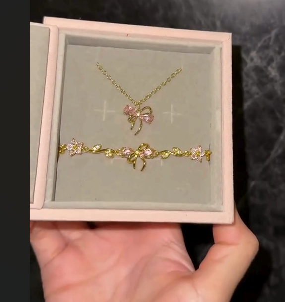 Rosé Reverie Bow Set