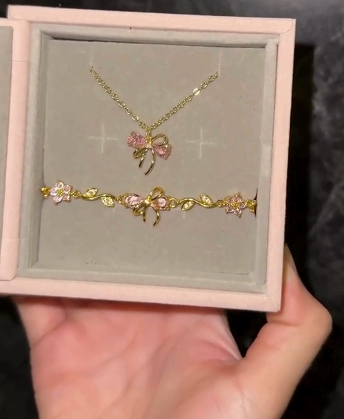 Rosé Reverie Bow Set