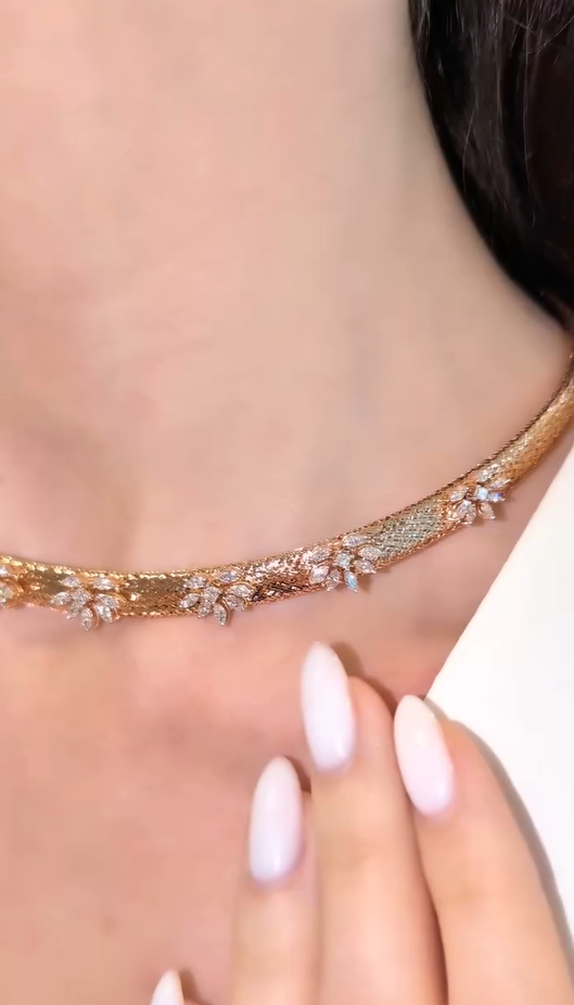 Laurel Necklace & Earrings Set