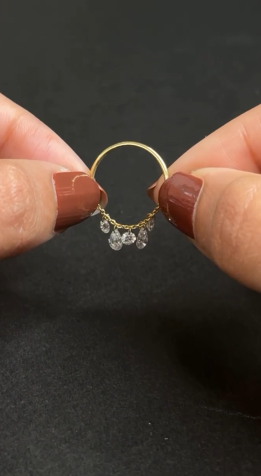 Drizzle Kiss Ring (Size 7)