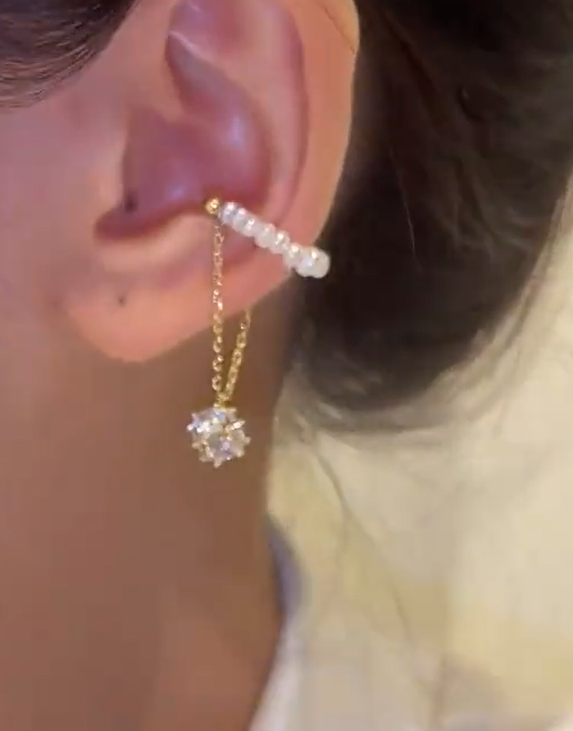 Aurelia Spark Ear Cuff