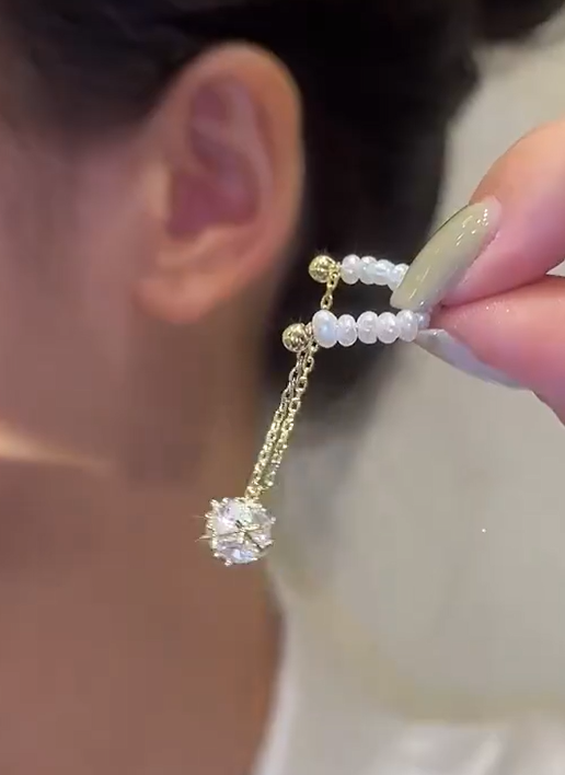 Aurelia Spark Ear Cuff