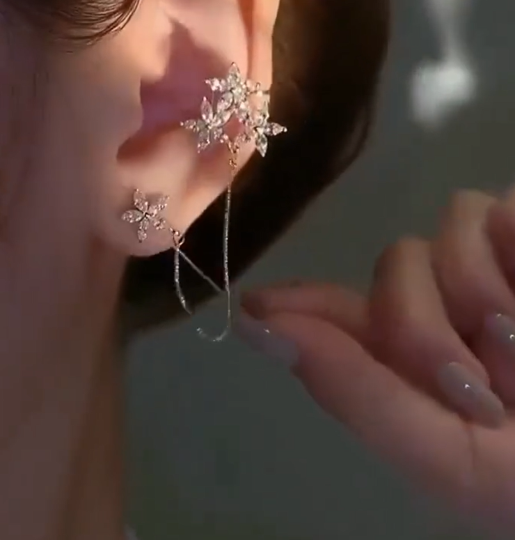 Eirielle Vine Ear Cuff