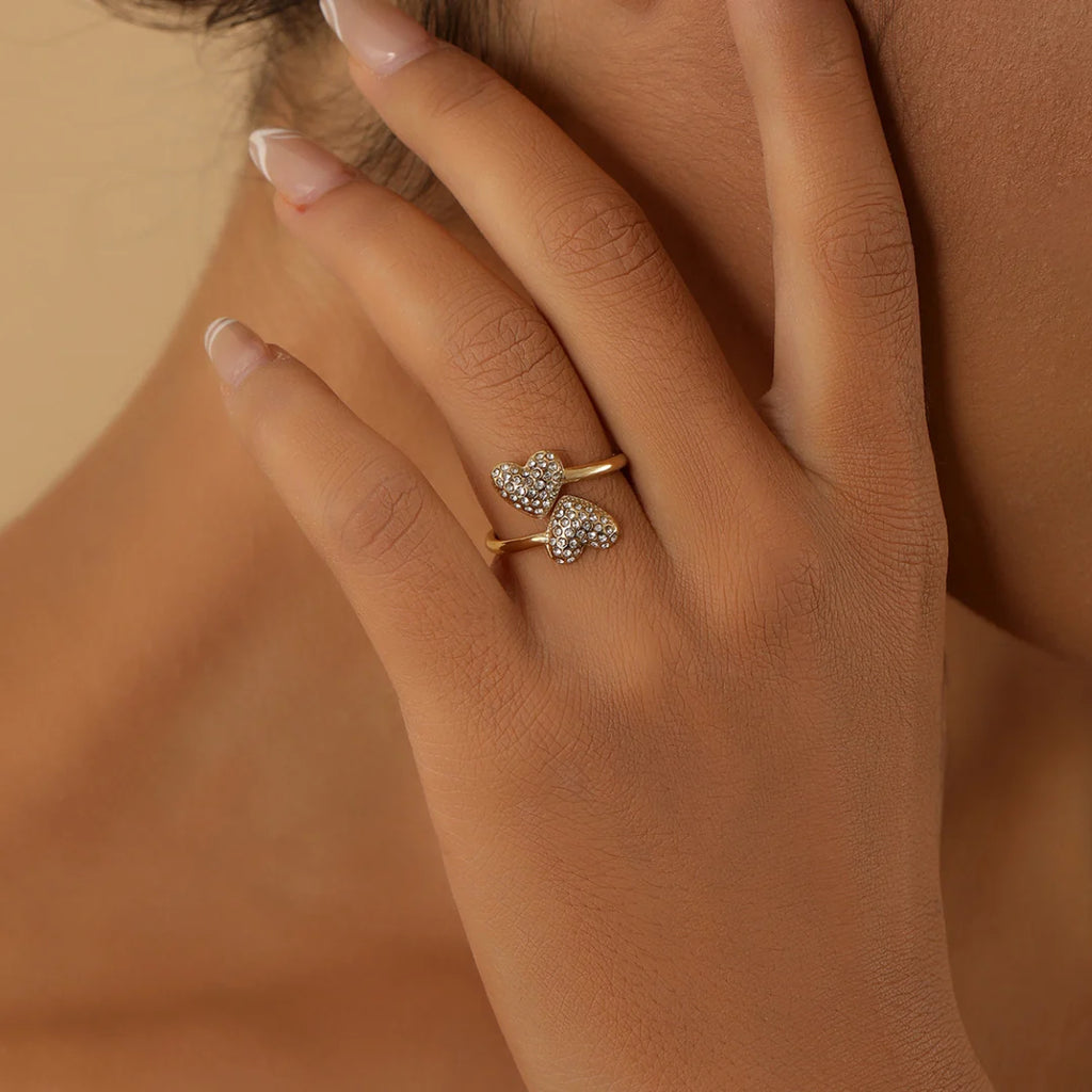 Daisy Pavé Heart Ring