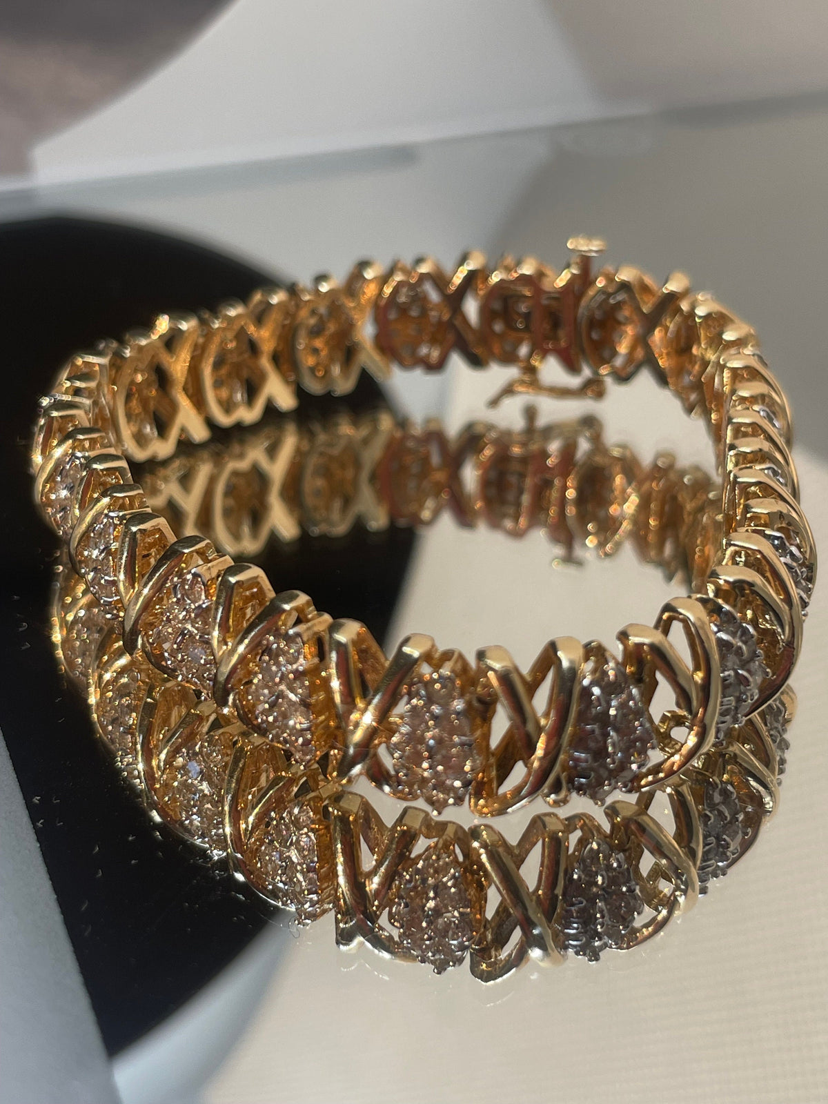 Virelia Crystal Embrace Bracelet
