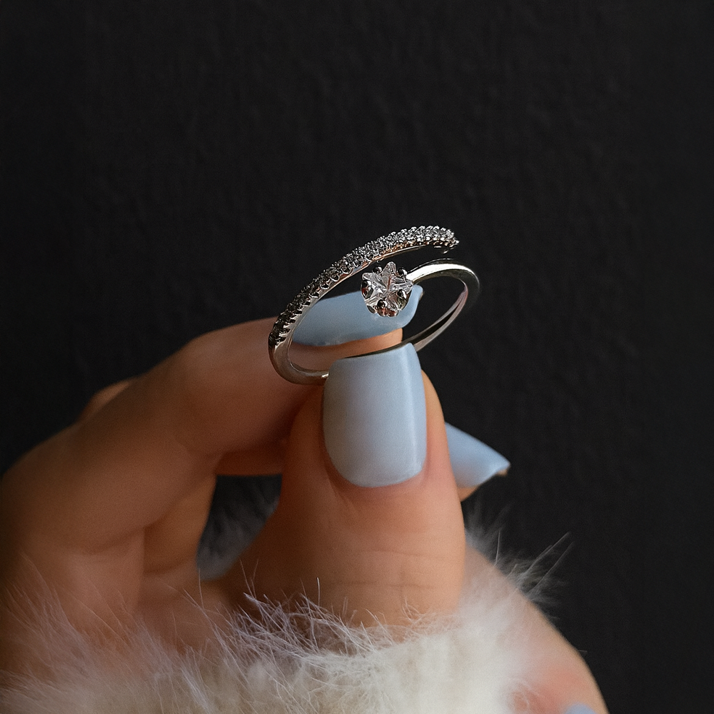 Naya Delicate Dual-Band Ring