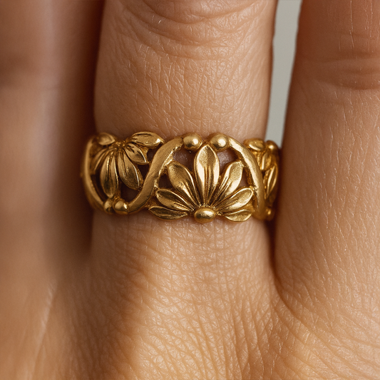 Yuki Floral Band Ring