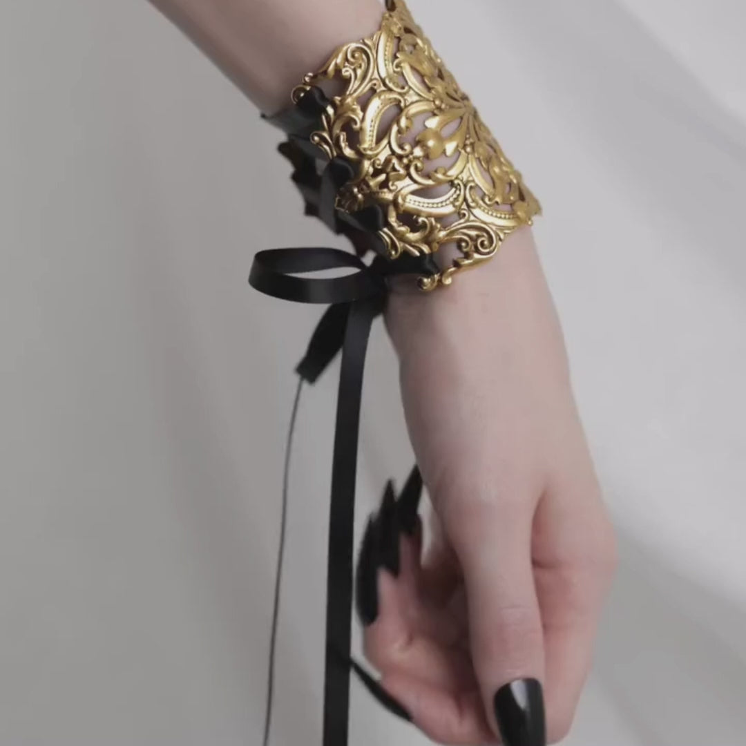 Regal Lace Adjustavble Cuff
