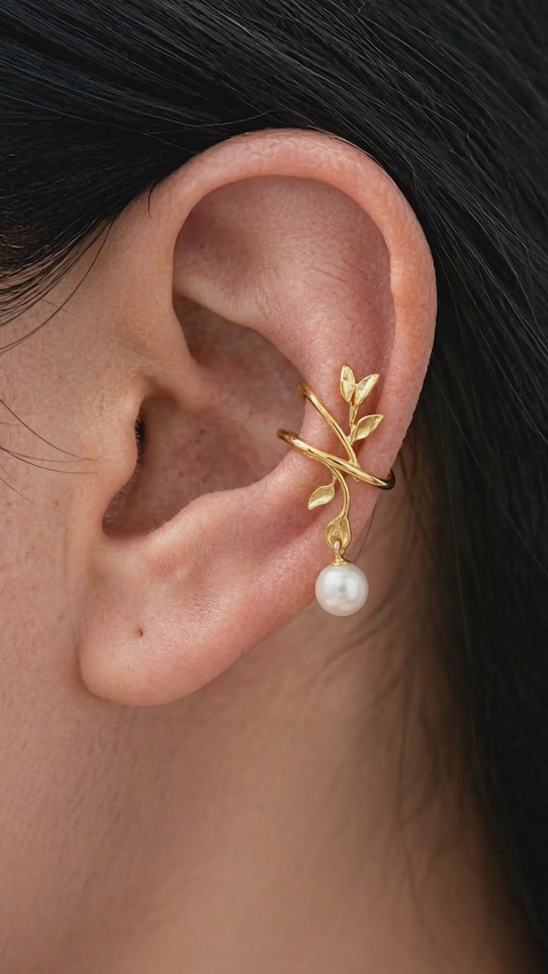 Verdelune Pearl Ear Cuff