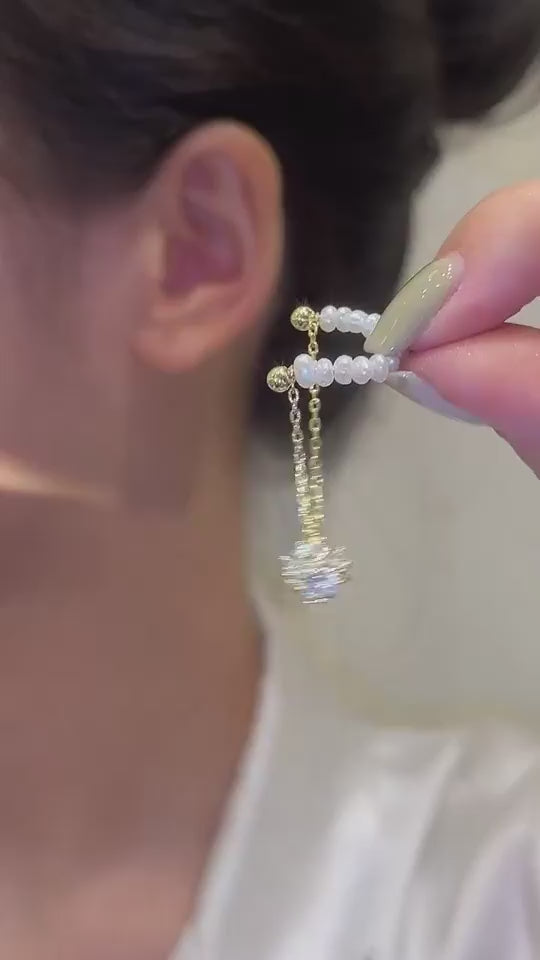 Aurelia Spark Ear Cuff