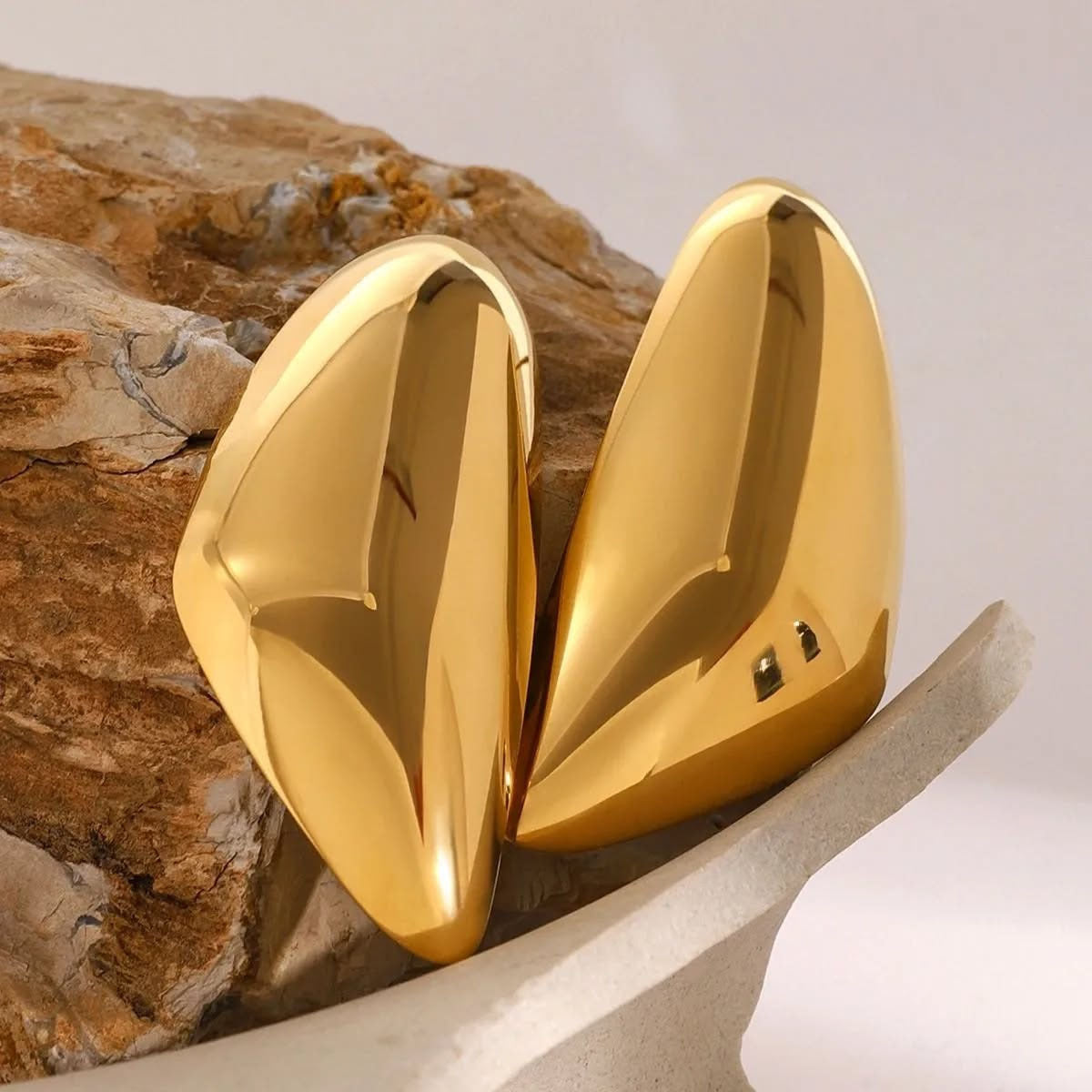 Sculpted Shield Drop Earrings For Women