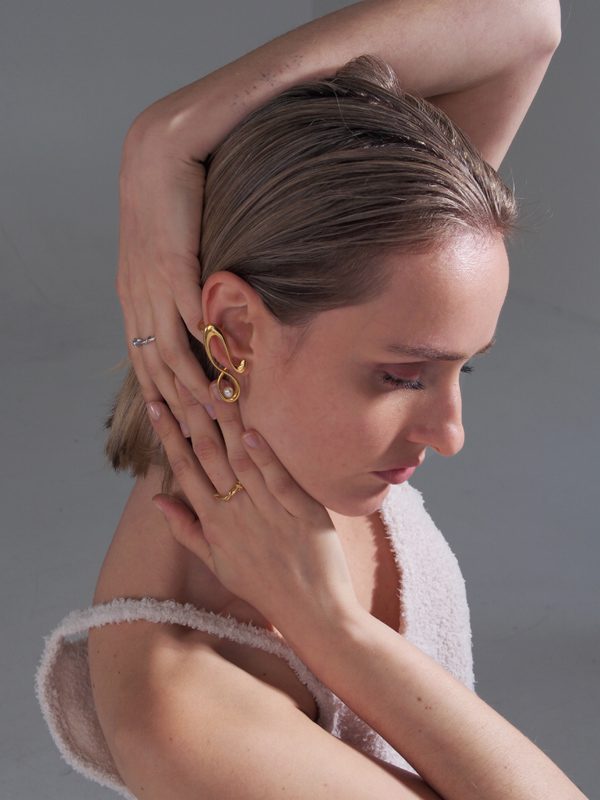 Treble Pearl Ear Cuff