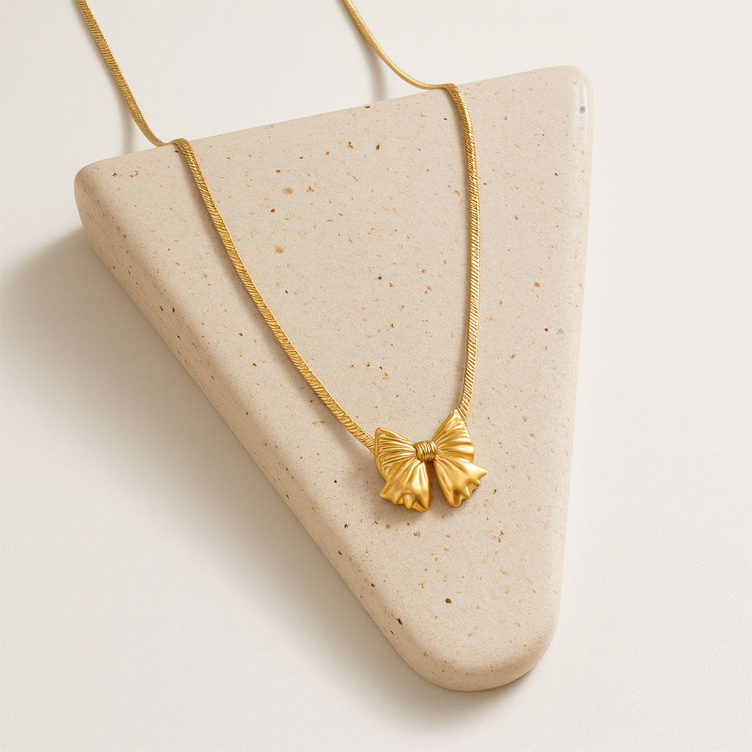 Mini Bow Herringbone Necklace in Gold